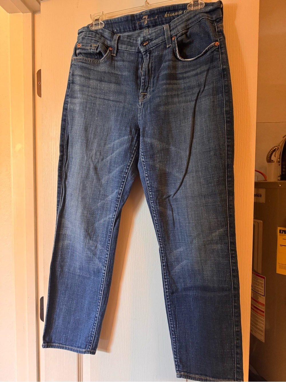 Women’s Seven for All Mankind Kimmie Crop - Picture 6 of 9